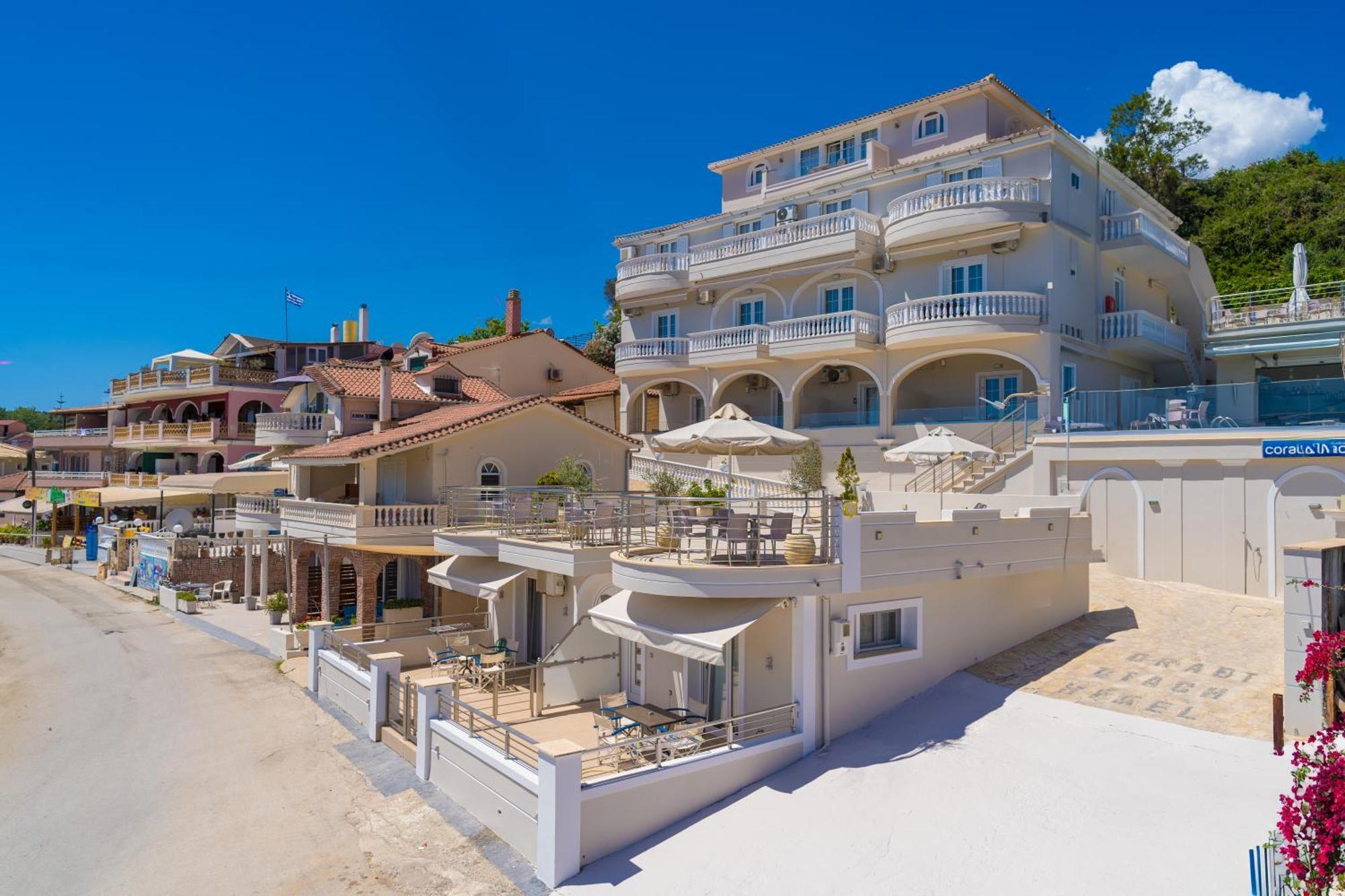 Aparthotel Corali *